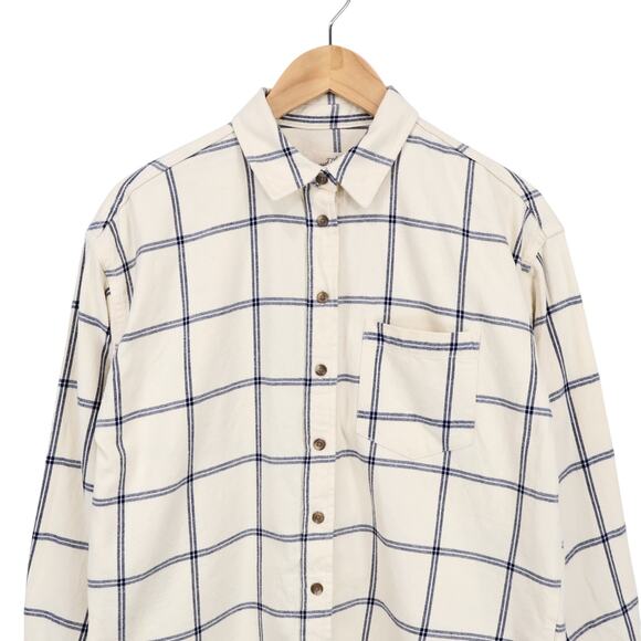 NWT Universal Thread Oversized Button Up Flannel Plaid Shirt Cream Navy Size XS - Picture 3 of 8